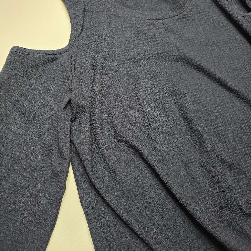 Michael Kors Ladies Navy Blue Sleeve Cut Out Blouse Large - Picture 5 of 6